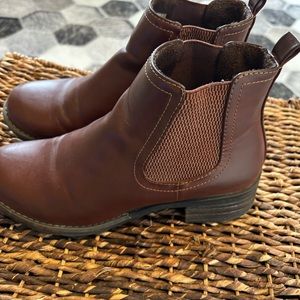 Eastland Chelsea-style boot